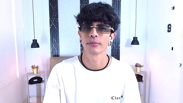 Franvill Trato online show from November 21, 2025, 7:34 pm