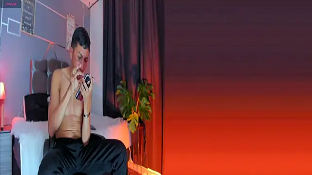 Snapshot of oliver_mr_ chatting on October 25, 2025, 9:20 pm oliver mr online show from October 25, 2025, 9:20 pm