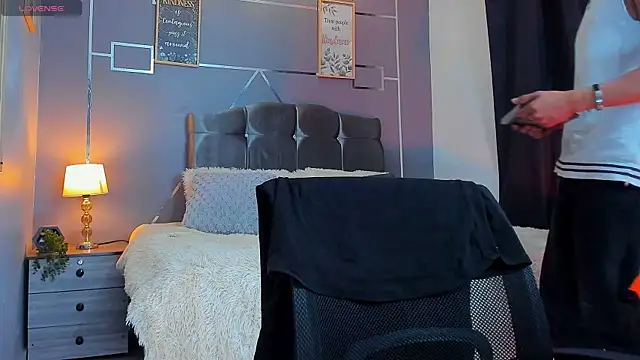 Snapshot of oliver_mr_ chatting on November 4, 2025, 12:15 pm oliver mr online show from November 4, 2025, 12:15 pm