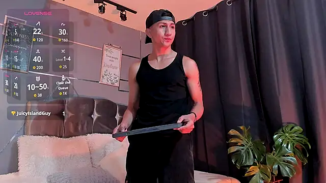 Snapshot of oliver_mr_ chatting on December 3, 2025, 2:19 am oliver mr online show from December 3, 2025, 2:19 am