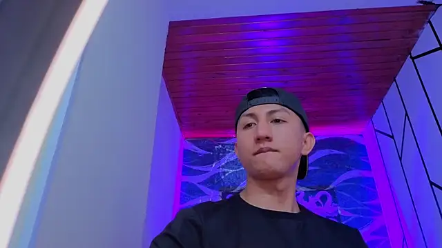 oliver mr  online show from April 9, 2026, 7:41 pm