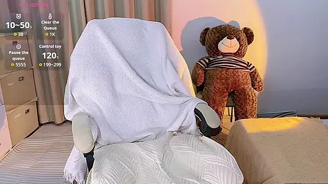 Snapshot of MoLi0066 chatting on September 16, 2025, 1:23 pm MoLi0066 online show from September 16, 2025, 1:23 pm