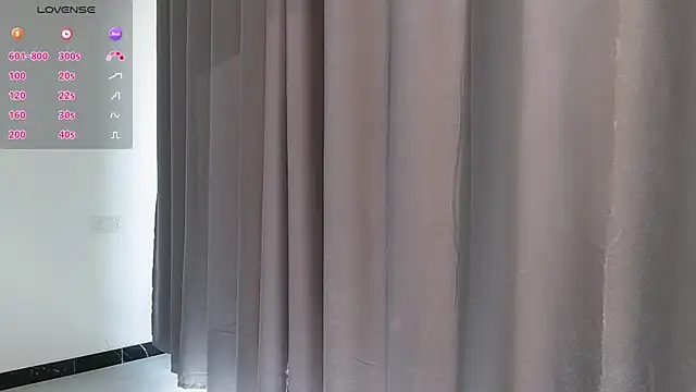 Snapshot of xiuxiu-04 chatting on December 15, 2025, 3:22 am xiuxiu-04 online show from December 15, 2025, 3:22 am