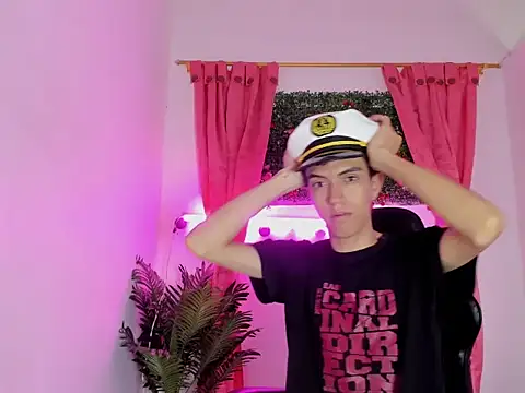 Snapshot of dylan_202520_ chatting on September 19, 2025, 11:33 am dylan 202520 online show from September 19, 2025, 11:33 am