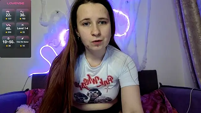 Snapshot of _Linett_ chatting on November 2, 2025, 6:32 pm Linett online show from November 2, 2025, 6:32 pm