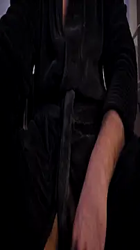 DeinSpielzeug online show from December 17, 2025, 4:13 pm