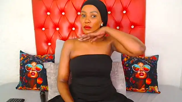 GaggingQueen32 online show from November 13, 2025, 5:34 pm