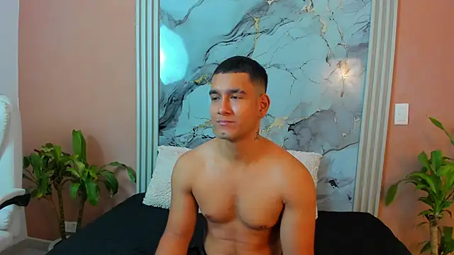 Snapshot of chatting on December 2, 2025, 11:15 am online show from December 2, 2025, 11:15 am