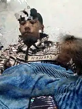 Snapshot of hdz3012 chatting on December 16, 2025, 1:05 pm hdz3012 online show from December 16, 2025, 1:05 pm