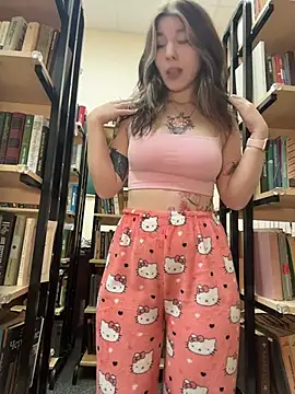 Mimiumuy online show from January 13, 2026, 4:23 pm