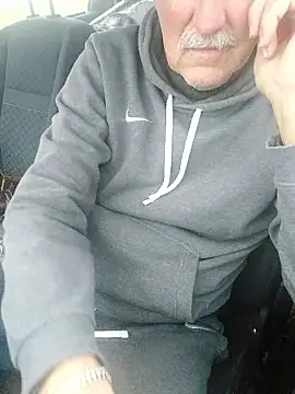 Snapshot of slaveman4you chatting on January 14, 2026, 3:50 pm slaveman4you online show from January 14, 2026, 3:50 pm