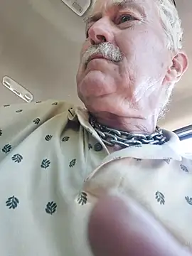 Snapshot of slaveman4you chatting on June 17, 2026, 2:29 pm slaveman4you online show from June 17, 2026, 2:29 pm
