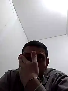 Az-09Ga online show from November 5, 2025, 7:14 pm