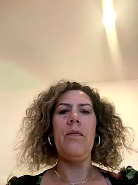 Snapshot of Paty_chic chatting on October 14, 2025, 2:29 pm Paty chic online show from October 14, 2025, 2:29 pm