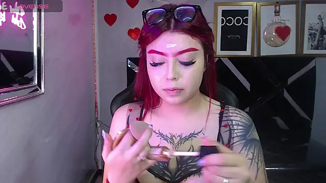 Snapshot of Red_Bunny_v chatting on April 23, 2026, 1:13 pm Red Bunny v online show from April 23, 2026, 1:13 pm