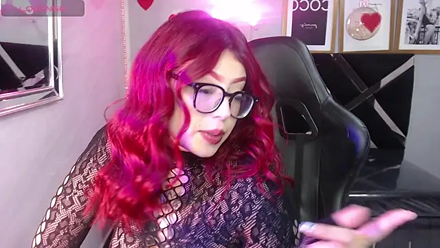 Snapshot of Red_Bunny_v chatting on April 25, 2026, 1:41 pm Red Bunny v online show from April 25, 2026, 1:41 pm