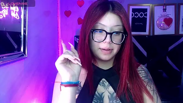 Snapshot of Red_Bunny_v chatting on May 26, 2026, 1:18 pm Red Bunny v online show from May 26, 2026, 1:18 pm