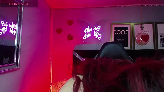 Snapshot of Red_Bunny_v chatting on June 4, 2026, 1:17 pm Red Bunny v online show from June 4, 2026, 1:17 pm