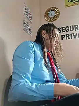 Snapshot of Hannah-colx chatting on April 20, 2026, 12:30 pm Hannah-colx online show from April 20, 2026, 12:30 pm