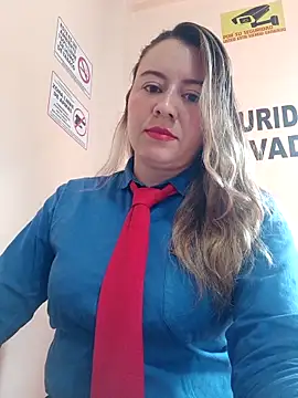 Snapshot of Hannah-colx chatting on April 27, 2026, 1:20 pm Hannah-colx online show from April 27, 2026, 1:20 pm