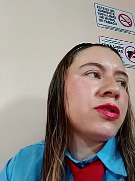 Snapshot of Hannah-colx chatting on April 30, 2026, 4:13 pm Hannah-colx online show from April 30, 2026, 4:13 pm