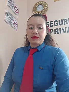 Snapshot of Hannah-colx chatting on May 17, 2026, 3:52 pm Hannah-colx online show from May 17, 2026, 3:52 pm