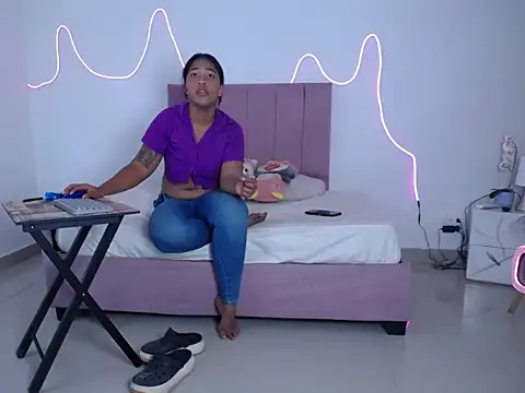 Snapshot of iiamsara chatting on February 17, 2026, 12:18 am iiamsara online show from February 17, 2026, 12:18 am