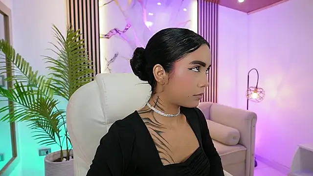 GiaNovak online show from November 20, 2025, 11:43 am