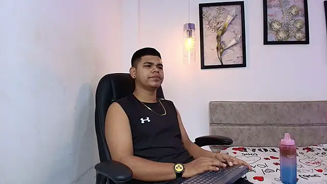 Snapshot of DannySamm chatting on October 17, 2025, 12:08 pm DannySamm online show from October 17, 2025, 12:08 pm