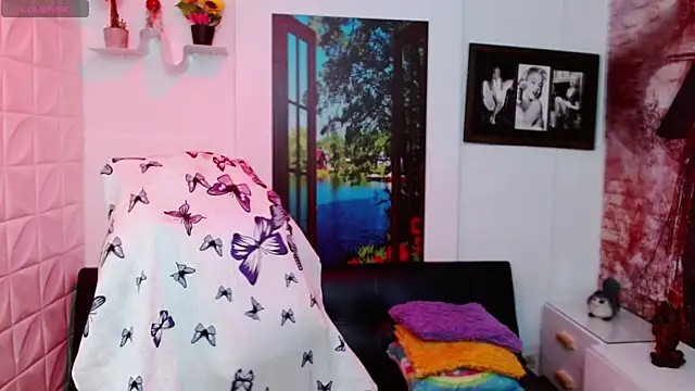 Eva Roussell online show from March 27, 2026, 2:50 pm