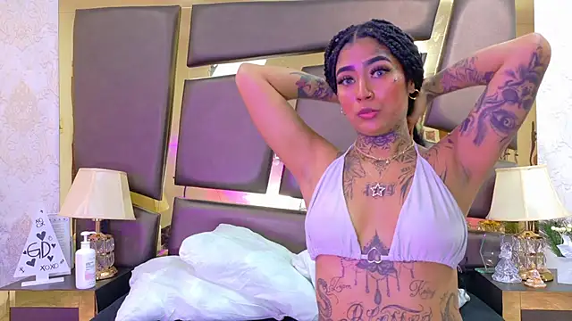 EmilieLake online show from February 26, 2026, 7:35 pm