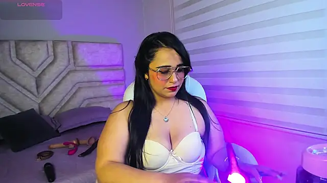  adahara queen online show from September 18, 2025, 4:14 am