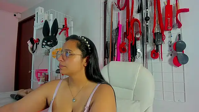  adahara queen online show from November 21, 2025, 3:38 am