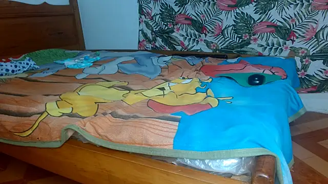 smallkarlakarla online show from April 10, 2026, 12:49 am