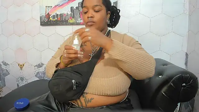 Anaa Fuentess online show from April 8, 2026, 11:43 am