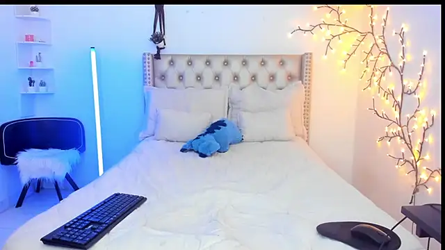 LenaStylesOA online show from February 11, 2026, 12:54 pm