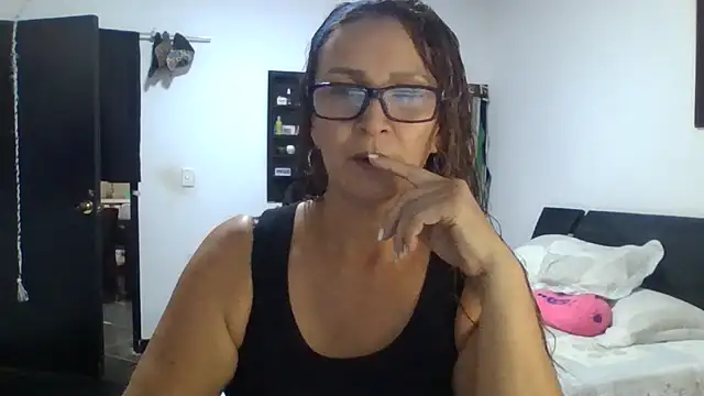 MiaVega online show from January 11, 2026, 4:34 pm