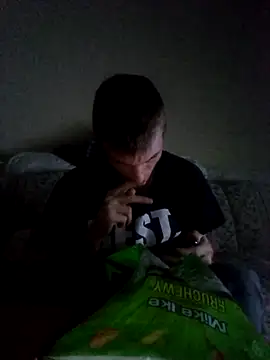 jizzyglizzy92 online show from February 27, 2026, 6:46 am