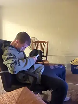 jizzyglizzy92 online show from April 26, 2026, 8:12 am