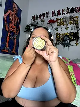 luna sweet16 online show from October 27, 2025, 9:19 pm