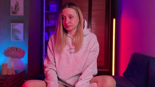 LovaMay online show from March 7, 2026, 9:34 pm