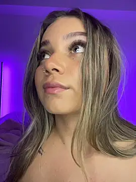 AnnyLopezzz  online show from September 28, 2025, 5:57 am