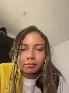 Snapshot of AnnyLopezzz_ chatting on May 10, 2026, 9:14 am AnnyLopezzz online show from May 10, 2026, 9:14 am