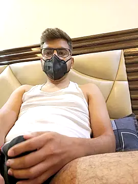 LoveGuruRA online show from October 7, 2025, 4:53 am