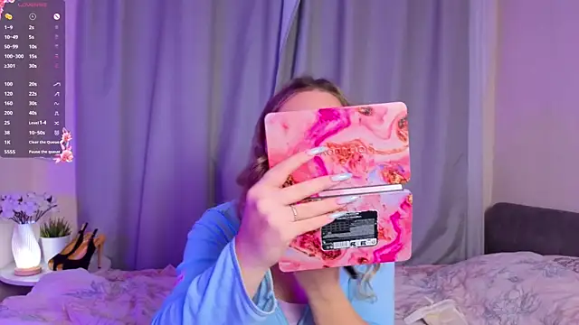 AliaBuerstatte online show from December 19, 2025, 6:09 am