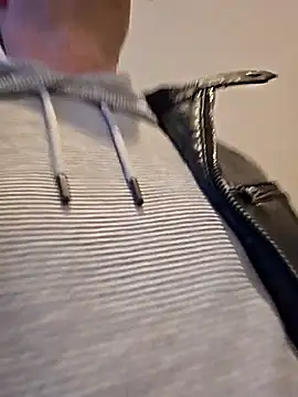 IMGTomi online show from February 2, 2026, 1:21 pm