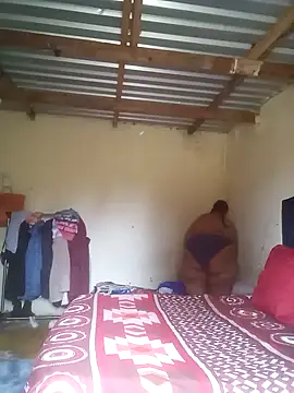 Curvycandy95 online show from November 6, 2025, 5:41 am