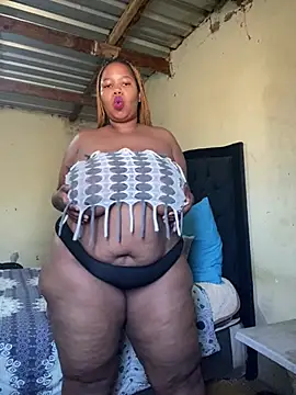 Snapshot of Curvycandy95 chatting on July 15, 2026, 7:57 am Curvycandy95 online show from July 15, 2026, 7:57 am