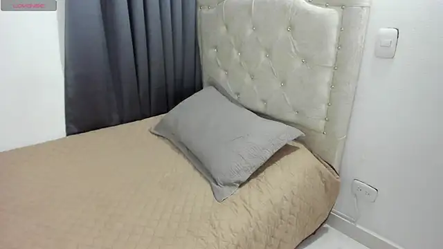 Snapshot of Sunnycurvymf chatting on November 5, 2025, 9:48 pm Sunnycurvymf online show from November 5, 2025, 9:48 pm