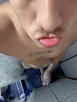 Snapshot of Exotic19cm chatting on November 11, 2025, 10:54 pm Exotic19cm online show from November 11, 2025, 10:54 pm